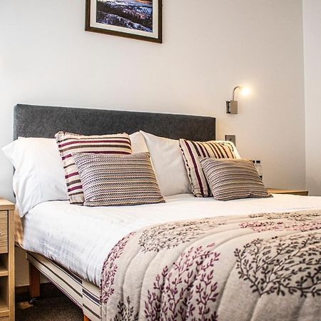 The Rostrevor Inn Экстерьер фото