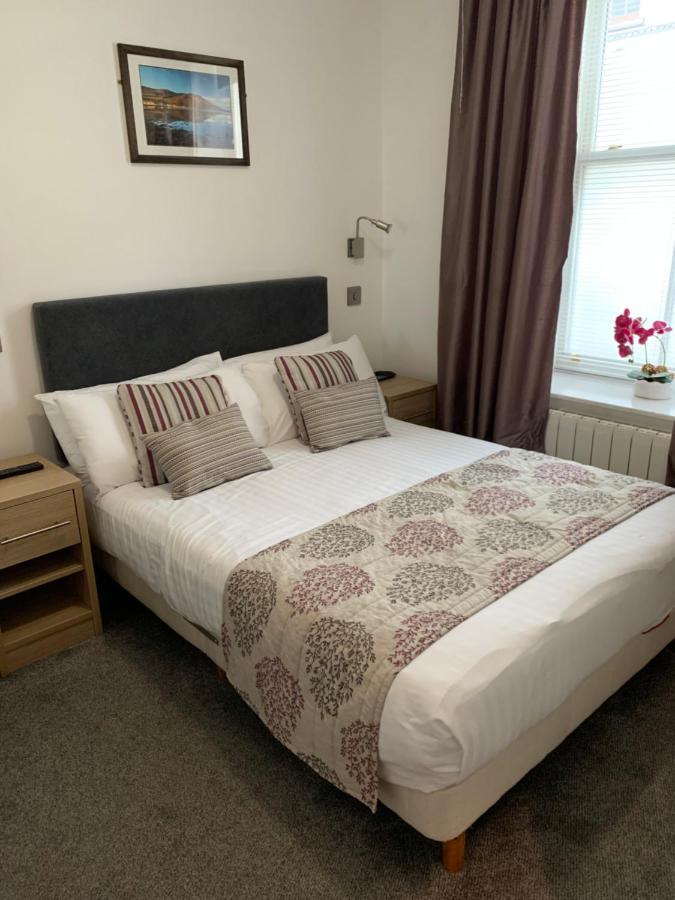 The Rostrevor Inn Экстерьер фото